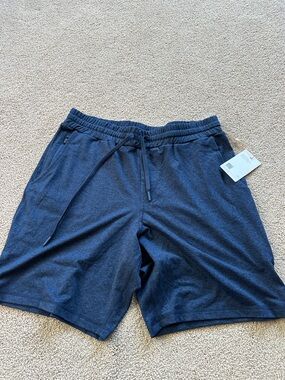 Quince performance shorts